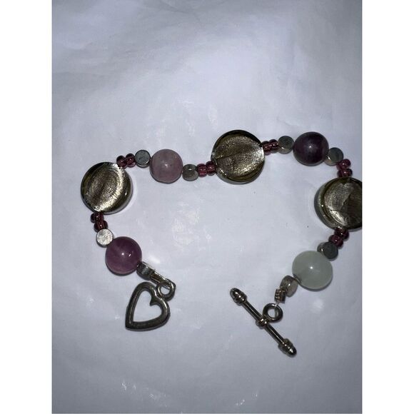 Glass Bead and Heart Toggle Bracelet - Picture 4 of 6